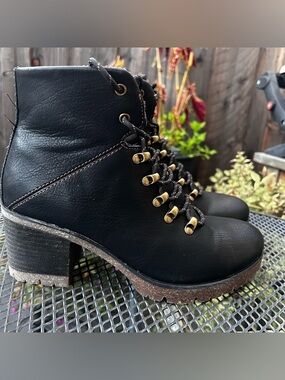 Korks Ease Women's Ankle Boots Size 8 M Black Erica Lace Up Hikers Combat Bootie